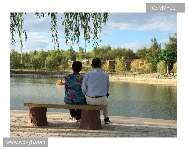 在虚拟世界中奋力拼搏却在现实中小心避让的生存之道